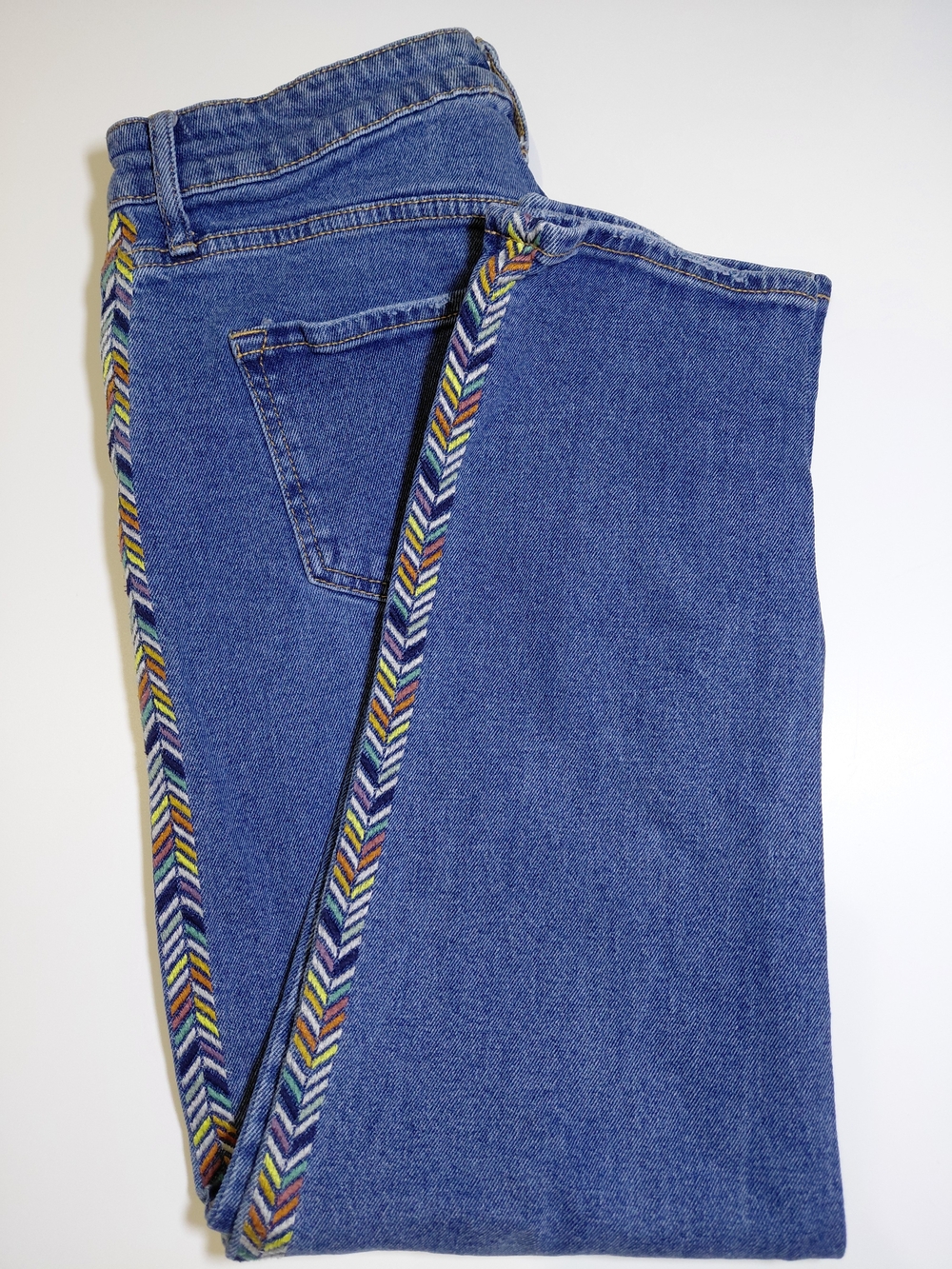Knox Rose Size 8 Women's Jeans Cropped Embroidered Distressed Denim Hippie Boho